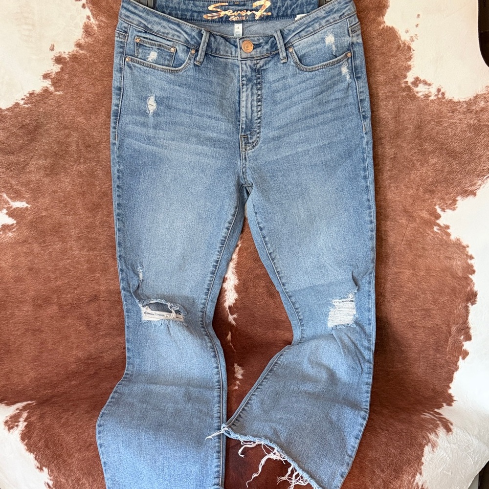 Seven7 Women's Light Blue Straight Leg Jeans